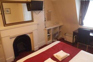 مسافرخانه Arran House