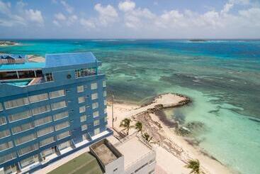 هتل Calypso Beach