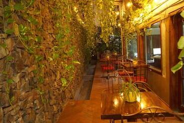 هتل Casa Del Arbol