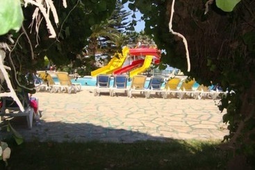هتل Corniche Palace