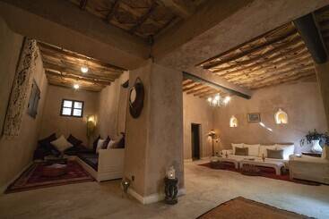 هتل Dar Kamar