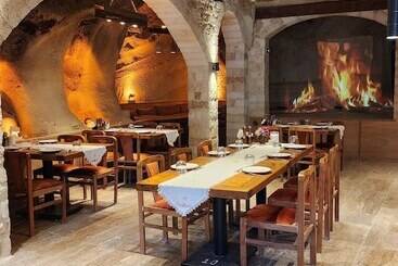 هتل Fresco Cave Suites Cappadocia