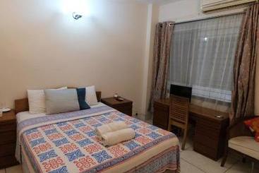 هتل Green House Guest House
