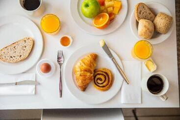 هتل Holiday Inn Express Amsterdam Arena Towers, An Ihg