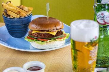 هتل Holiday Inn Express Amsterdam Arena Towers, An Ihg