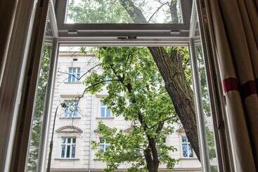 هتل Home Apart
