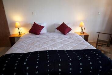 هتل Hôtel Kadiandoumagne