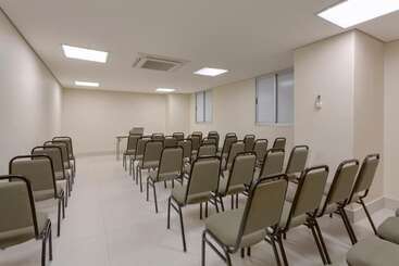 هتل Ibis Styles Belem Hangar