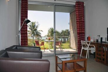 Leo S Beach Hotel   Adults Only
