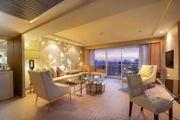 Midas Hotel And Casino