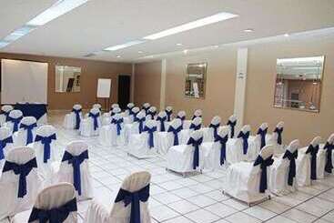 هتل Quality Inn Piedras Negras