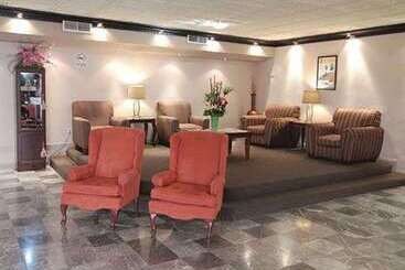 هتل Quality Inn Piedras Negras