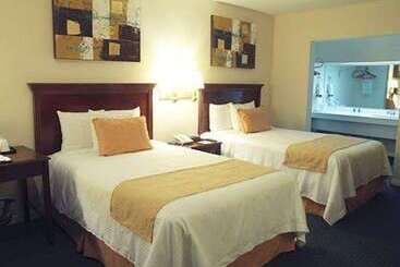 هتل Quality Inn Piedras Negras