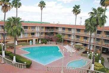 هتل Quality Inn Piedras Negras