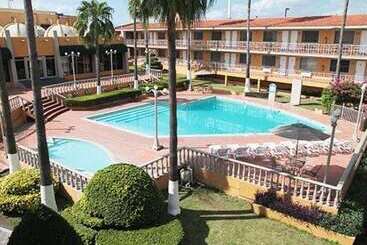 هتل Quality Inn Piedras Negras