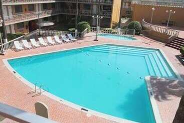 هتل Quality Inn Piedras Negras