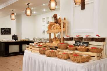 هتل Ramada By Wyndham Tashkent