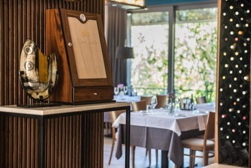 هتل Rooms & Restaurant Matanovi Dvori