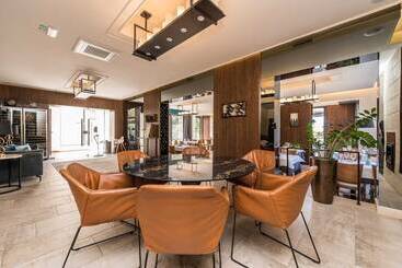 هتل Rooms & Restaurant Matanovi Dvori