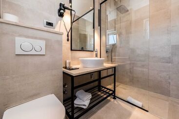 هتل Rooms & Restaurant Matanovi Dvori