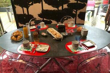 تختخواب و صبحانه Chez Cathy Et Léo