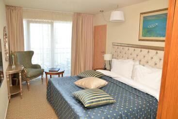 Carmen International Hotel Venus   Fost Becali - Constanta