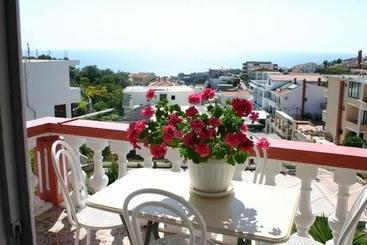 هتل Alvanita Apartments