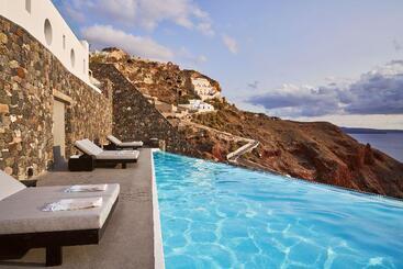 Charisma Suites - Oia