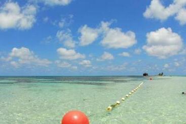 هتل Cocoplum Beach