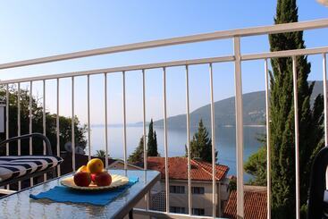 هتل Guest House Tomanovic