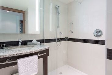 هتل Hampton By Hilton Warsaw City Centre