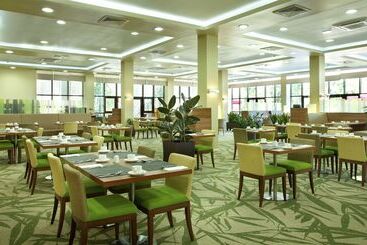هتل Hilton Garden Inn Moscow New Riga