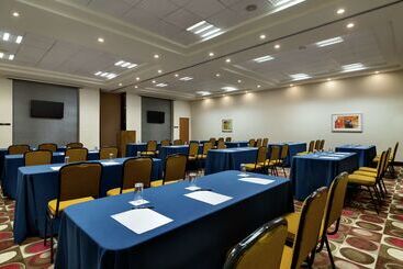 هتل Hilton Garden Inn Queretaro