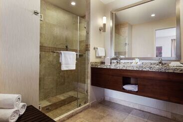هتل Hilton Garden Inn Queretaro