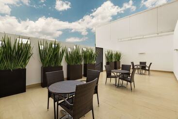 هتل Hilton Garden Inn Queretaro