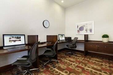 هتل Hilton Garden Inn Queretaro
