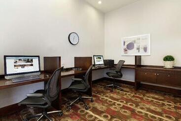 هتل Hilton Garden Inn Queretaro