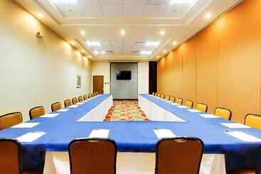 هتل Hilton Garden Inn Queretaro