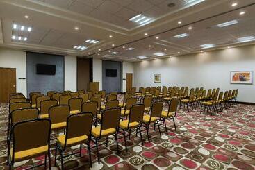 هتل Hilton Garden Inn Queretaro