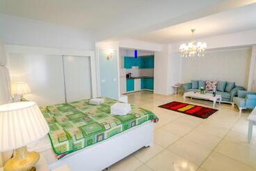هتل Phoenicia Holiday Resort