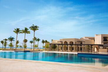 هتل Salalah Rotana Resort