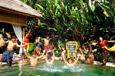 هتل The Open House Jimbaran Bali
