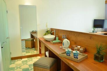 هتل The Open House Jimbaran Bali