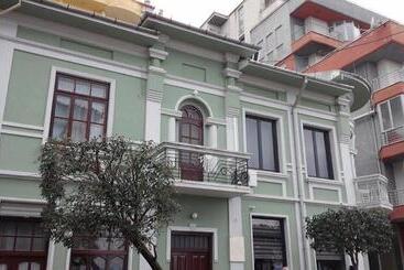 هتل Vila Sigal Pogradec