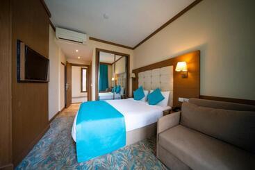 Liona Hotel & Spa