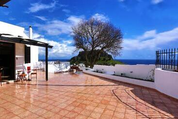 Little Lindos Sea View Studios