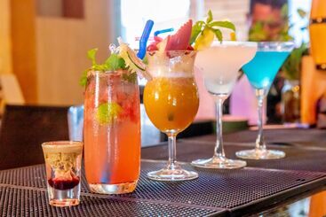 استراحتگاه Chitwan Midtown