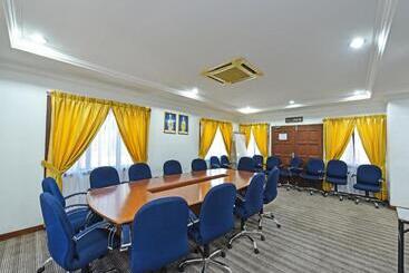 호텔 Super Capital O 90434 Marmoris House