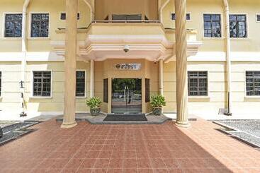 호텔 Super Capital O 90434 Marmoris House