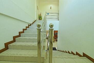 호텔 Super Capital O 90434 Marmoris House